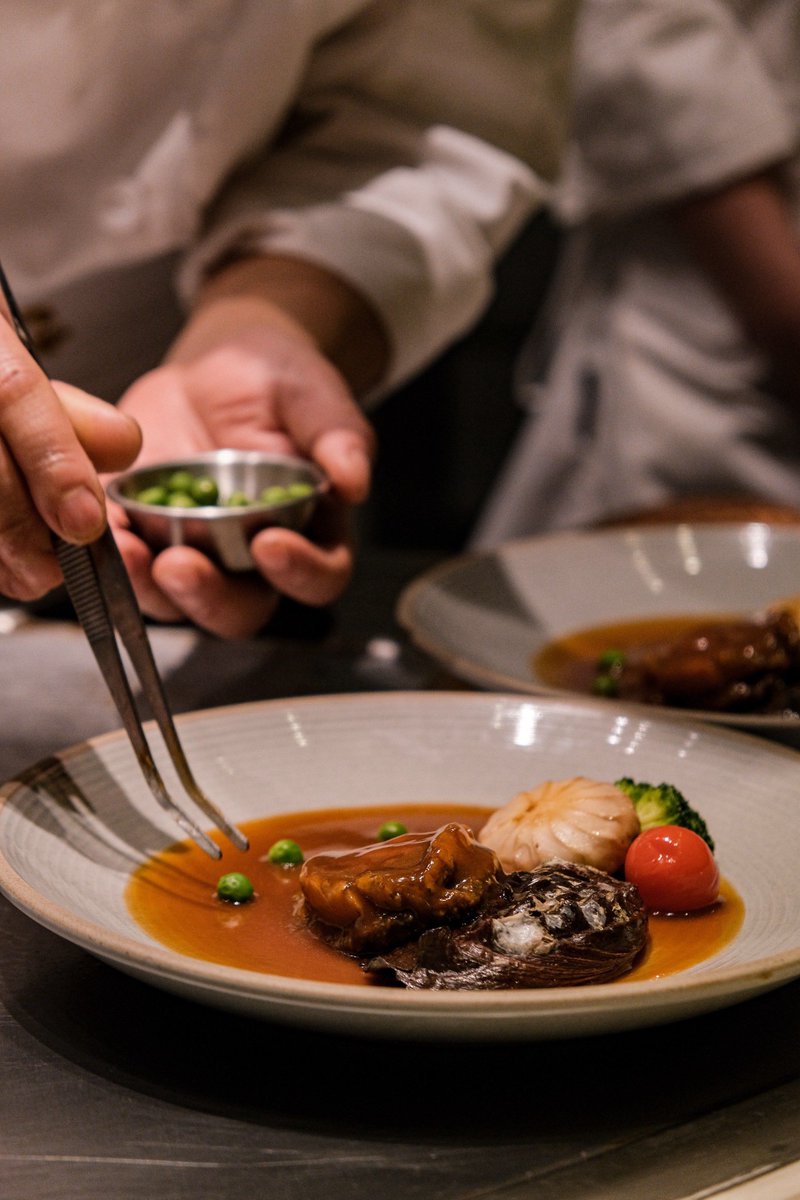 スドール tweet media