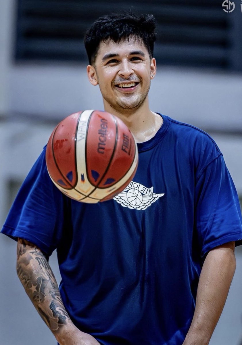 peteerpepper's tweet photo. POGI MO NAMAN, PAPA DOM 😍😋 https://t.co/Ndl2sQbILR