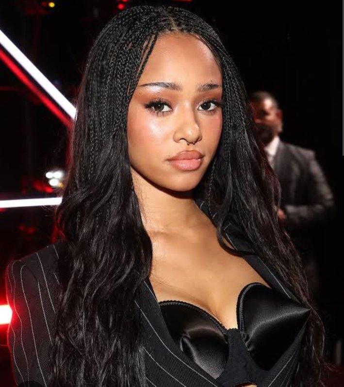 Manon Pop Base tweet media