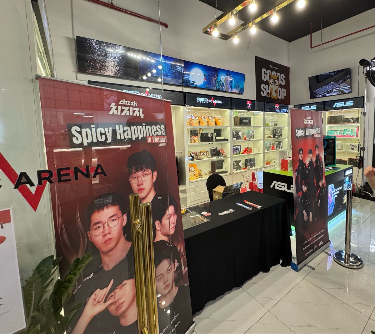 取不到名字的F tweet media