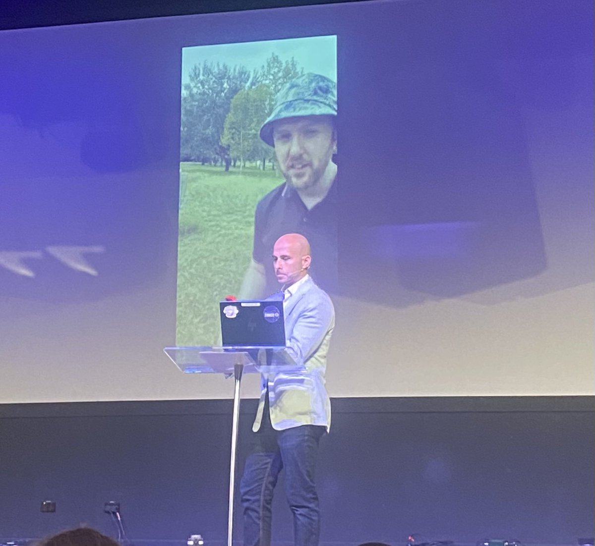 Rocking Dan tweet media