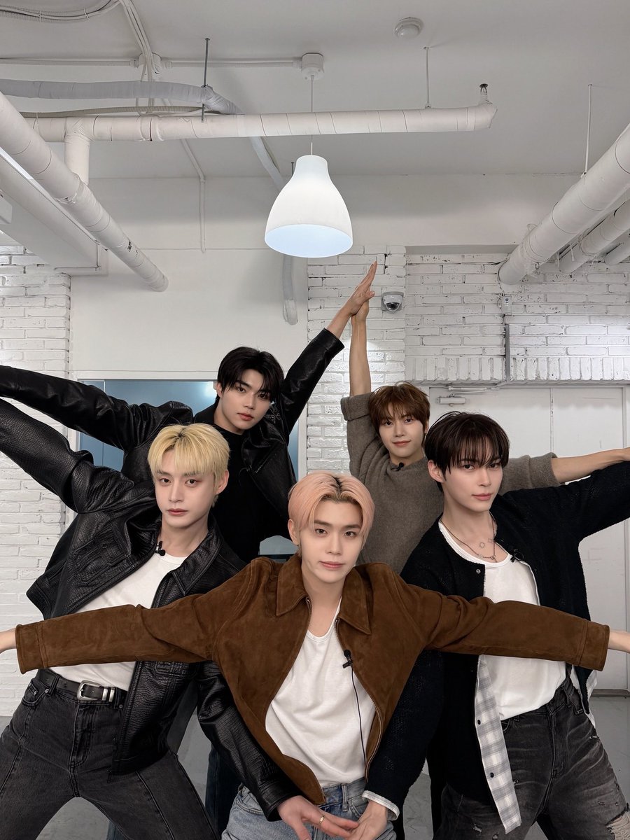 🐠💘 YUJIN DAY!! tweet media