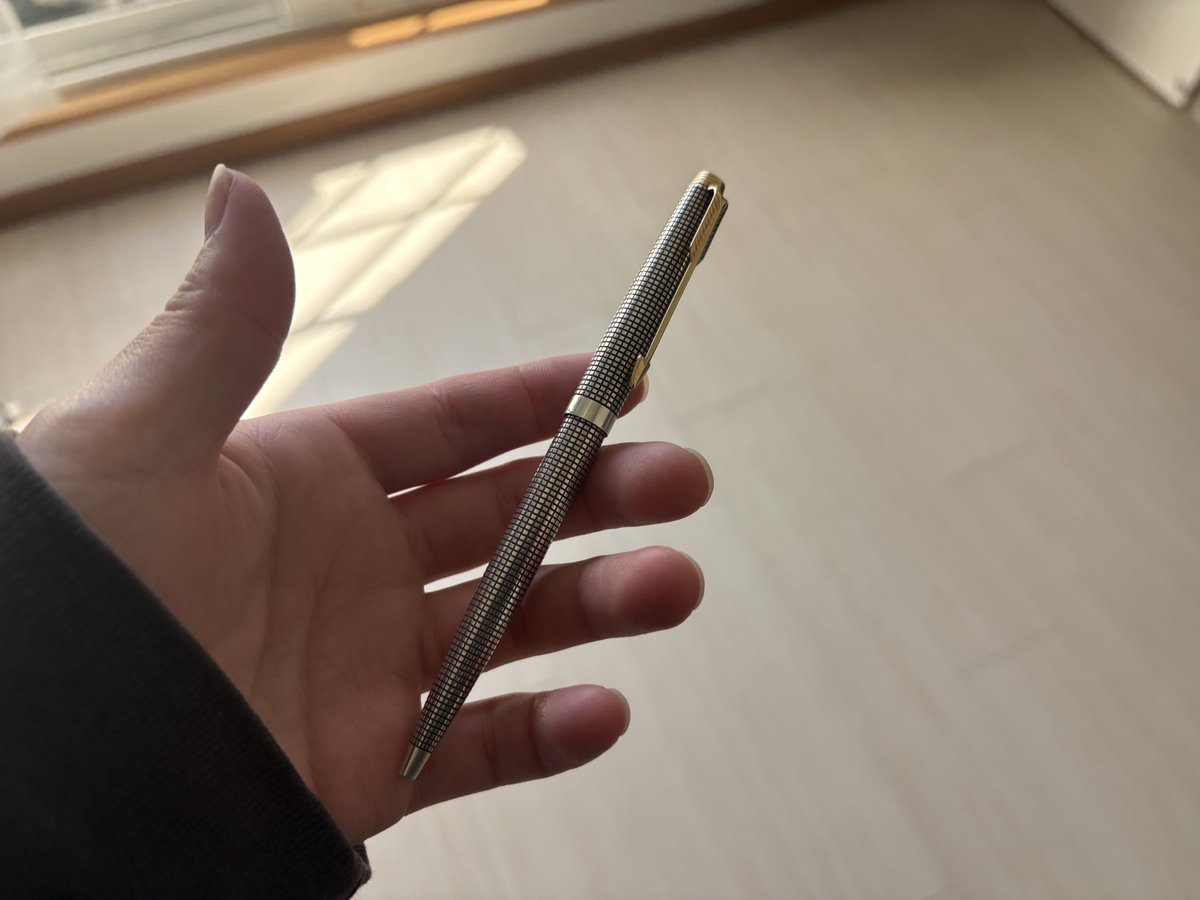 Second_owl2's tweet photo. 洗濯する時に胸ポケから外したんだけど
やっぱり75が良いペンである事を再確認した https://t.co/154ZOYRci0