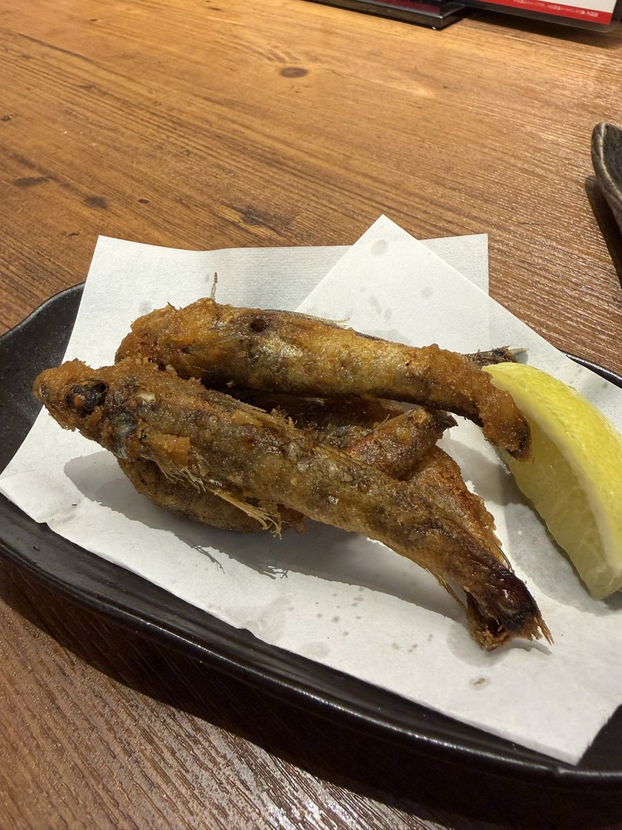 yuruyuru_camera's tweet photo. 姫路の銀たこハイボール酒場で朝食兼用の昼飲み

めひかりのから揚げとか、珍しいメニューをチョイス https://t.co/ogfu5Xmrn2