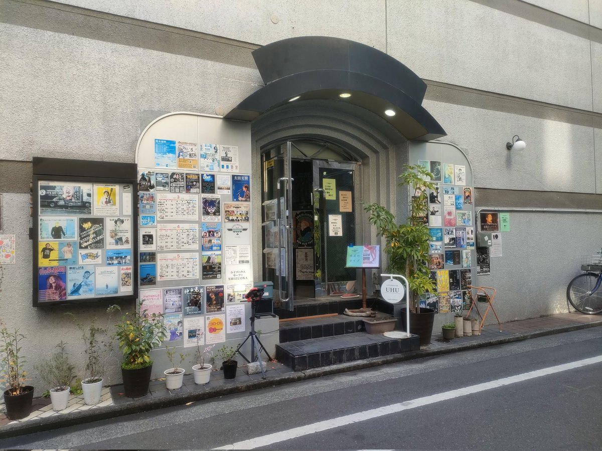 Black_moemoe tweet media