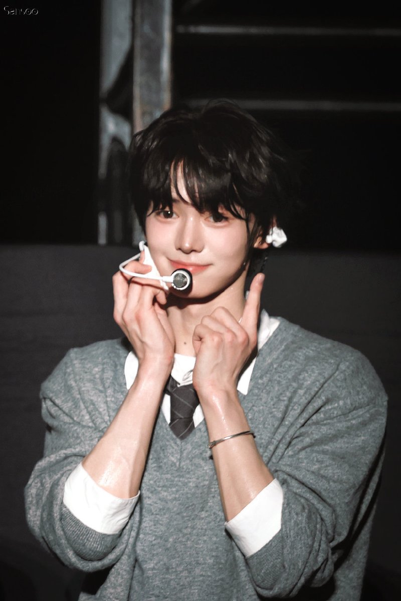 Miumiu Love HJ💙 tweet media