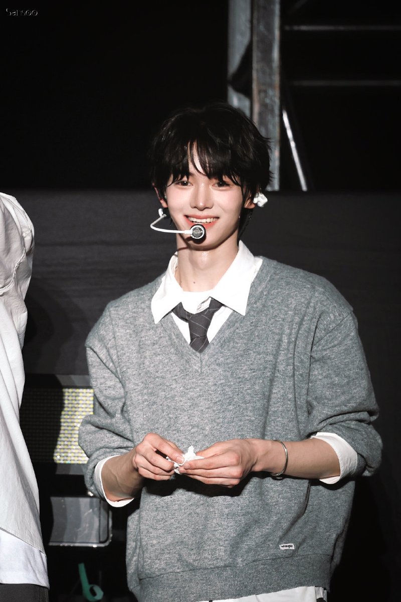 Miumiu Love HJ💙 tweet media