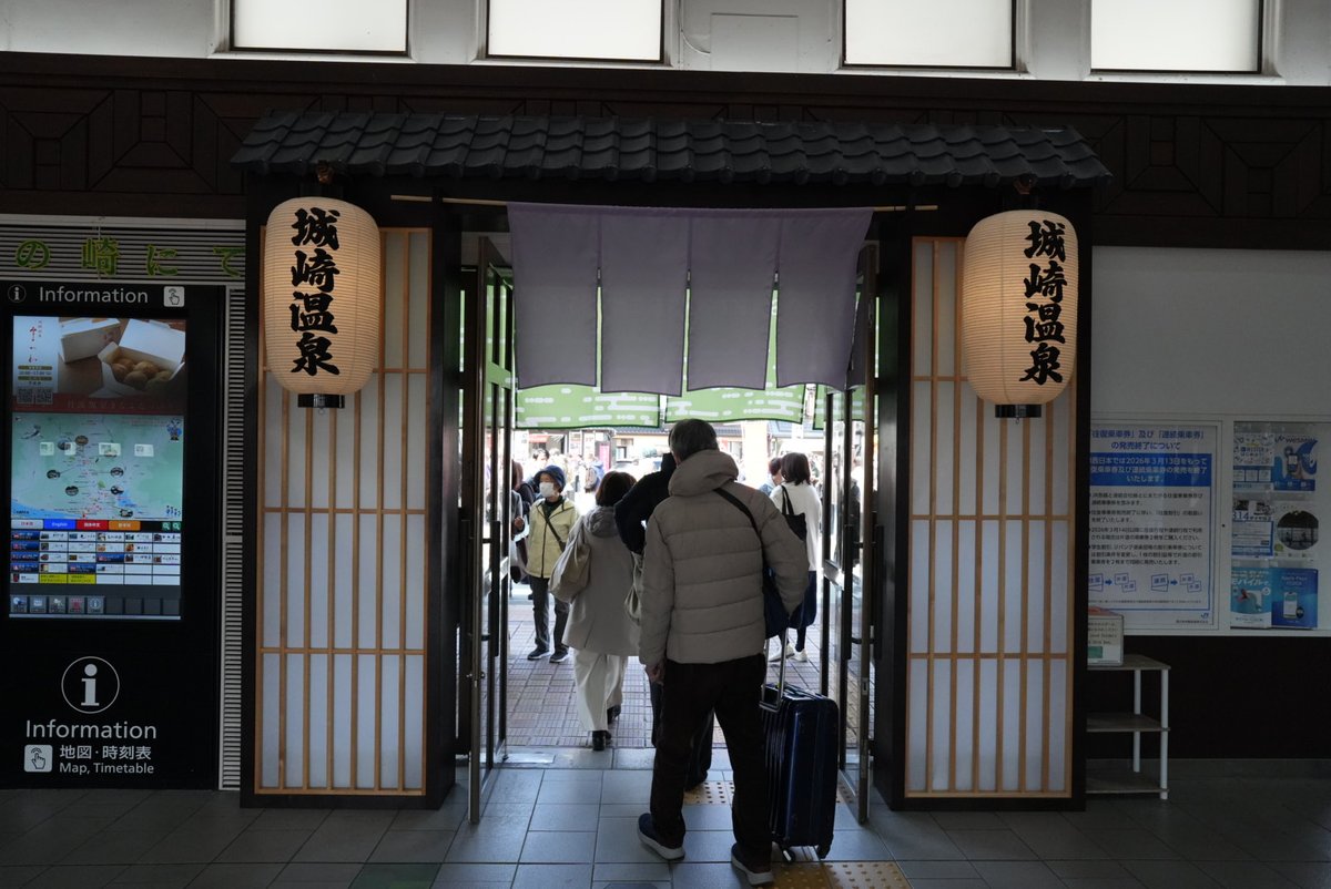 ナホン tweet media