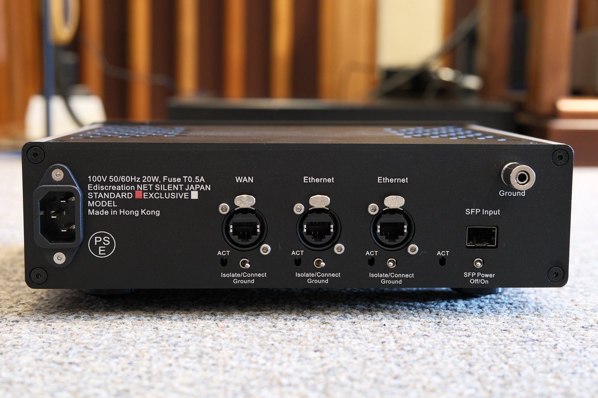 soundhunter1940's tweet photo. 【デモ機展示】
EDISCREATION『NET SILENT JAPAN EXCLUSIVE MODEL』
EDISCREATIONより登場した、オーディオグレードのネットワークルーター。
各部に最高グレードのパーツを使用した、プレミアムなモデルです!
明日までの限定展示です!
#EDISCREATION #NETSILENT https://t.co/4sXNe4SzQW