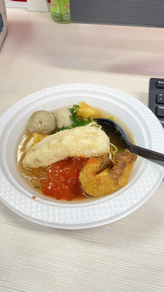 lebarannya udah nyari bakso belum?