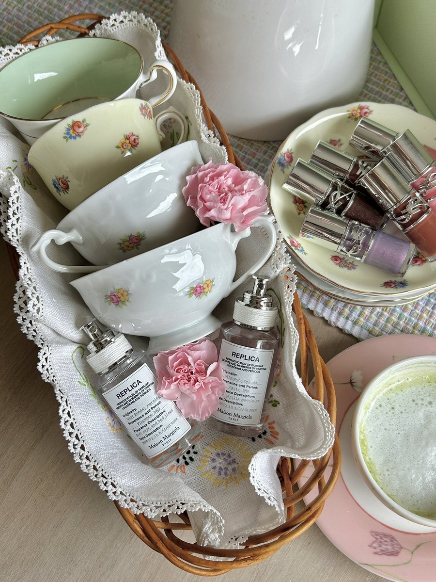 babooshke's tweet image. Born on the first day of spring ⛲️🪷