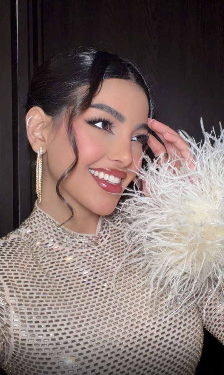 cuckoldc26's tweet photo. عمتي وسيدتي واجمل عيد في حياتي اني أشوف عمتي وتاجة راسي جود العنزي 

❤️‍🔥🤯🥵🔥🥵🥵🔥🥵🥵 https://t.co/MTOX2YrRbB