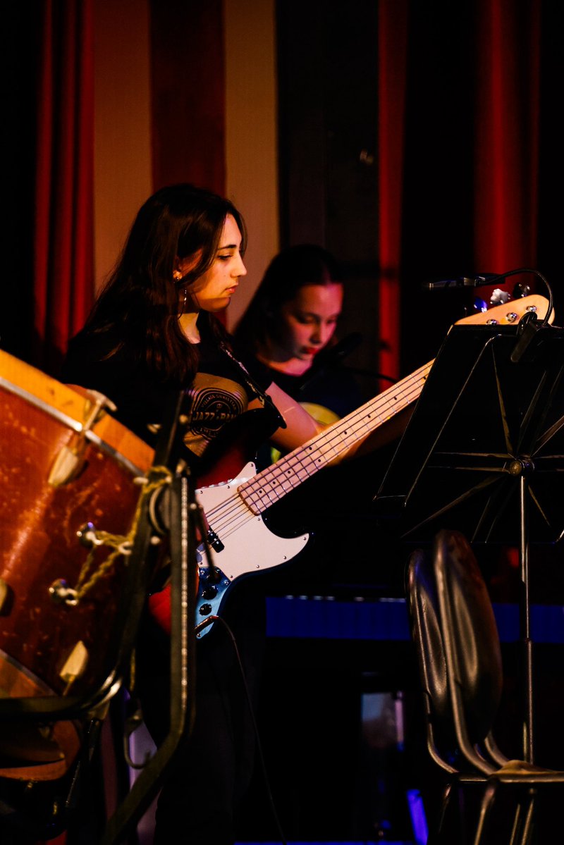 Village Christian School tweet media