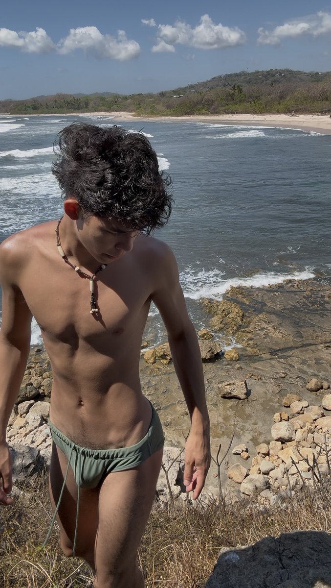 Roxander tweet media