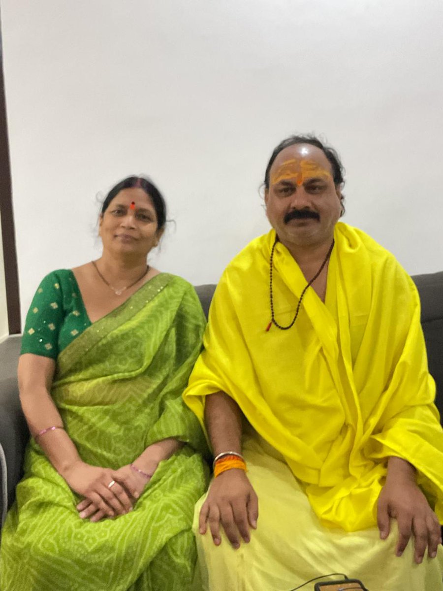 Ashishx95's tweet photo. “जहाँ विश्वास है, वहाँ रास्ता है 🙏
संघर्ष बड़ा हो सकता है, लेकिन हौसले उससे बड़े होने चाहिए।”
#Motivation #PositiveVibes #Faith #LifeQuotes #Trending #ViralPost #Inspiration https://t.co/khLyOjPi2o