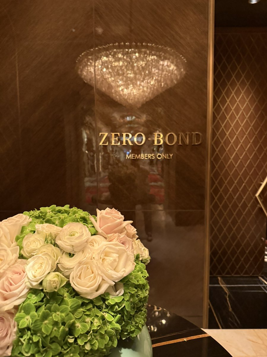 eatinglasvegas's tweet photo. No. 77: We snuck into #ZEROBOND and couldn’t believe how cool/classy it was.
Then we remembered we would never want to belong to any club that would have someone like us as a member. 🥸😋😉🥂🍾🍷
@EatTalkRepeat
@ashtheattorney https://t.co/mMW1bhCYIF