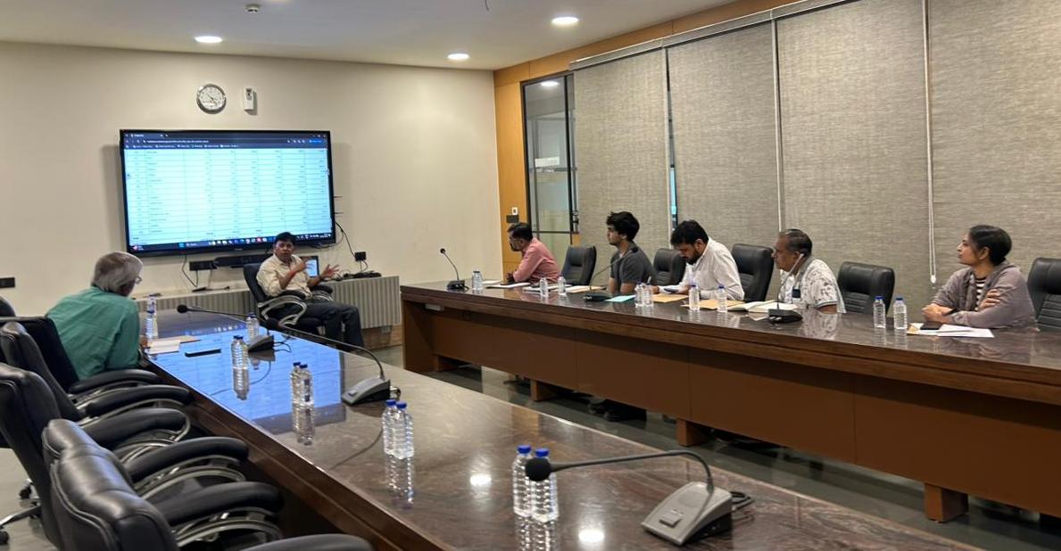 OIASOCIALGROUP's tweet photo. Friday, on date 20-03-2026, a seminar on "Increasing Exports Through Website, Trade Fairs and Exhibitions". was held at Odhav Industries Association, the speaker of which was Mr. Ankit Majmudar. This seminar was organized by @AMA_Ahmedabad. https://t.co/dyNjN34hXD