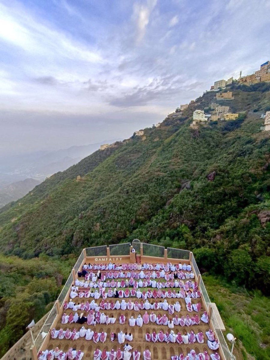 والله صورة تاريخية