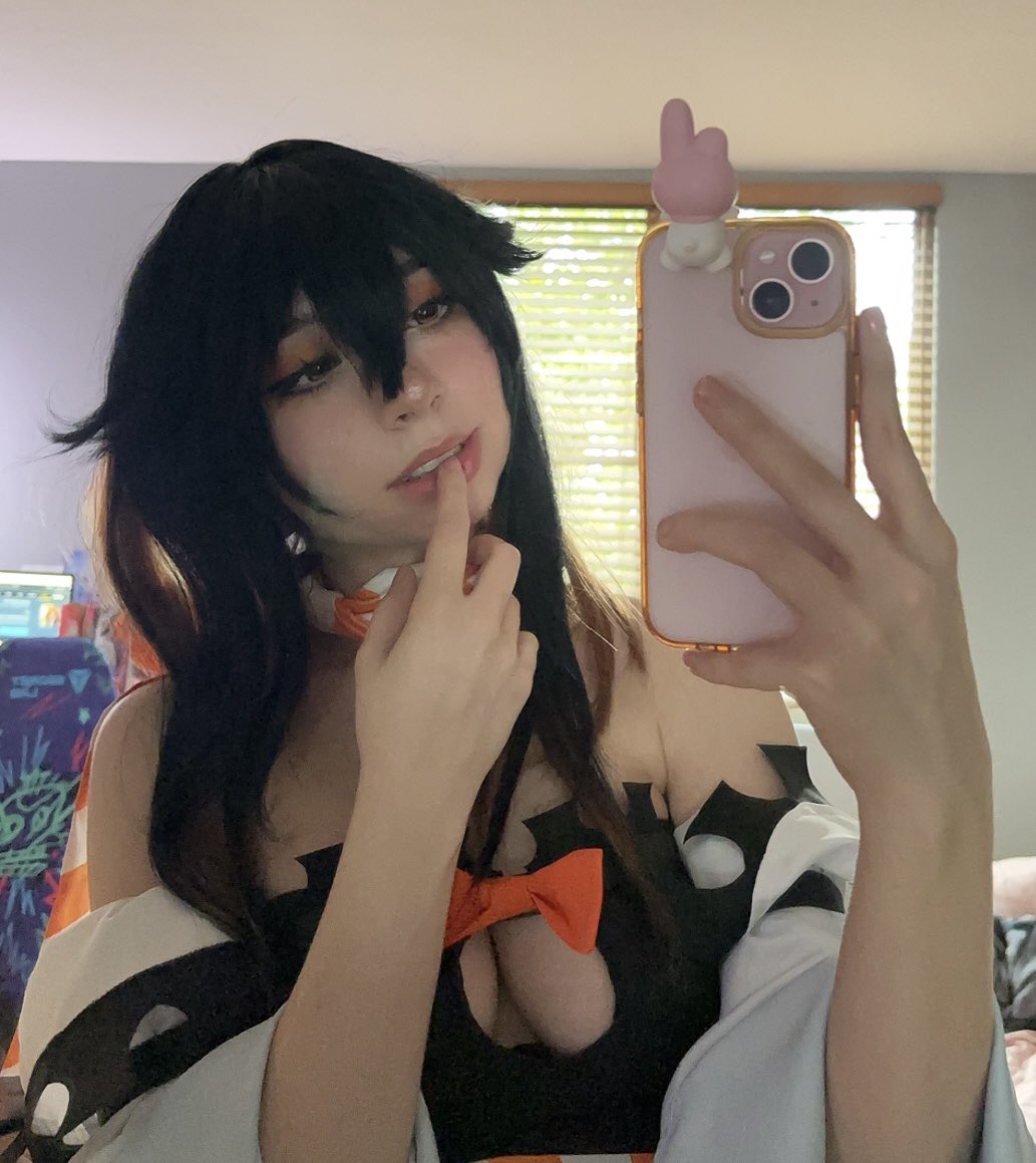 DarlingDollCrft's tweet photo. This cosplay is trash https://t.co/t4vOqDQbYI