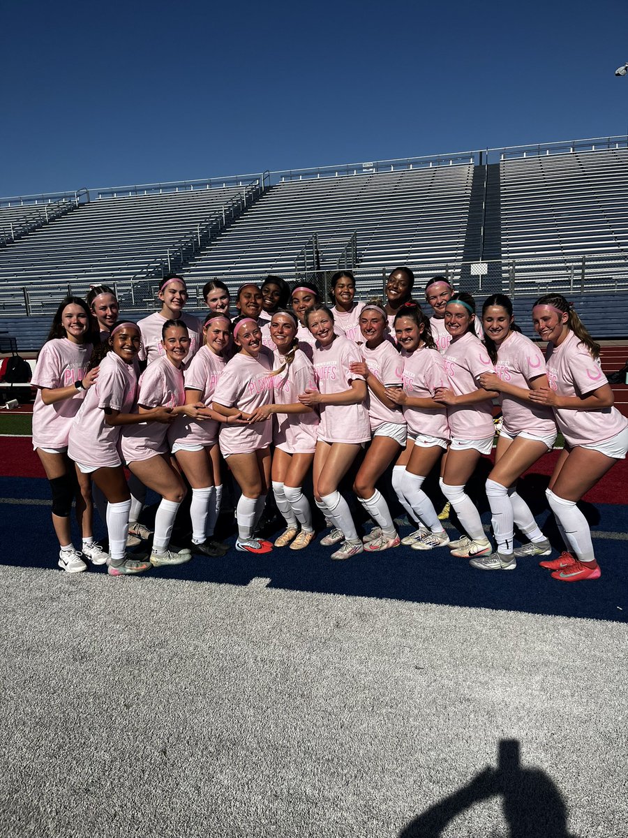LBHS Lady Bronco Soccer tweet media