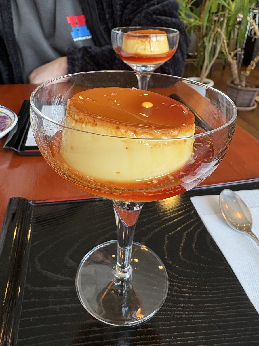 Anko_koshi17's tweet photo. ランチ🍽に久々に連れてきてもらったよ🥰
ヒレソースカツ丼は言わずもがなだし、コーヒーも店長が丁寧に淹れくれます☕️
そして、そして！食べたくてしょうがなかったプディング︎💕︎このフォルムが もぉ完璧(๑•̀ㅂ•́)و✧
 #Donmenu https://t.co/PY9NcPuYNN