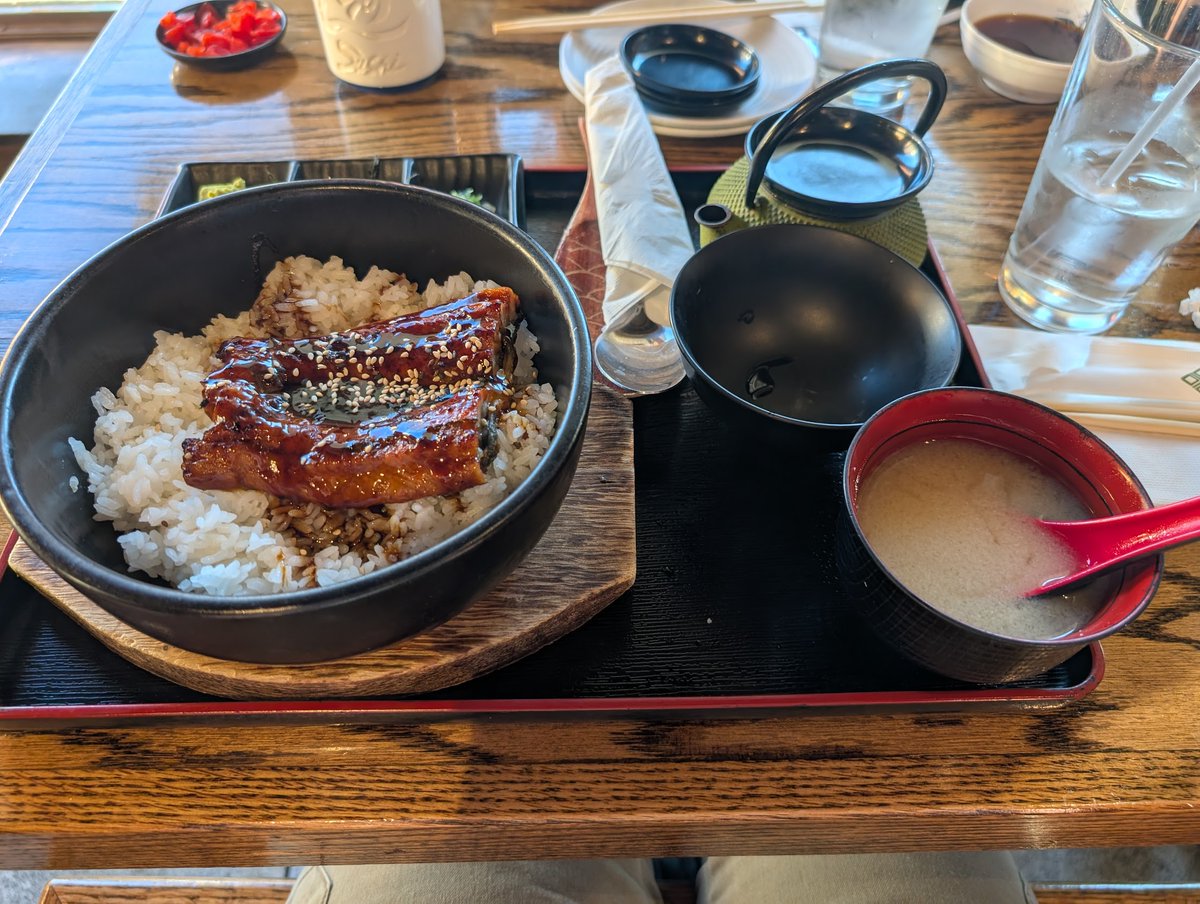 servantz tweet media