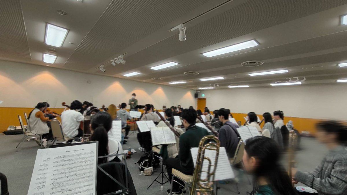 CUOrchestra's tweet photo. 新入生の皆さん、合格おめでとう御座います！
千葉大学管弦楽団は、入学式にて、大学歌、大学式典序曲、国家を演奏します！
是非聞いてみてください！！
↓精一杯練習しております！！
#春から千葉大
#千葉大学
#学生オーケストラ
#オーケストラ
#入学式 https://t.co/fAbf2D1cj2