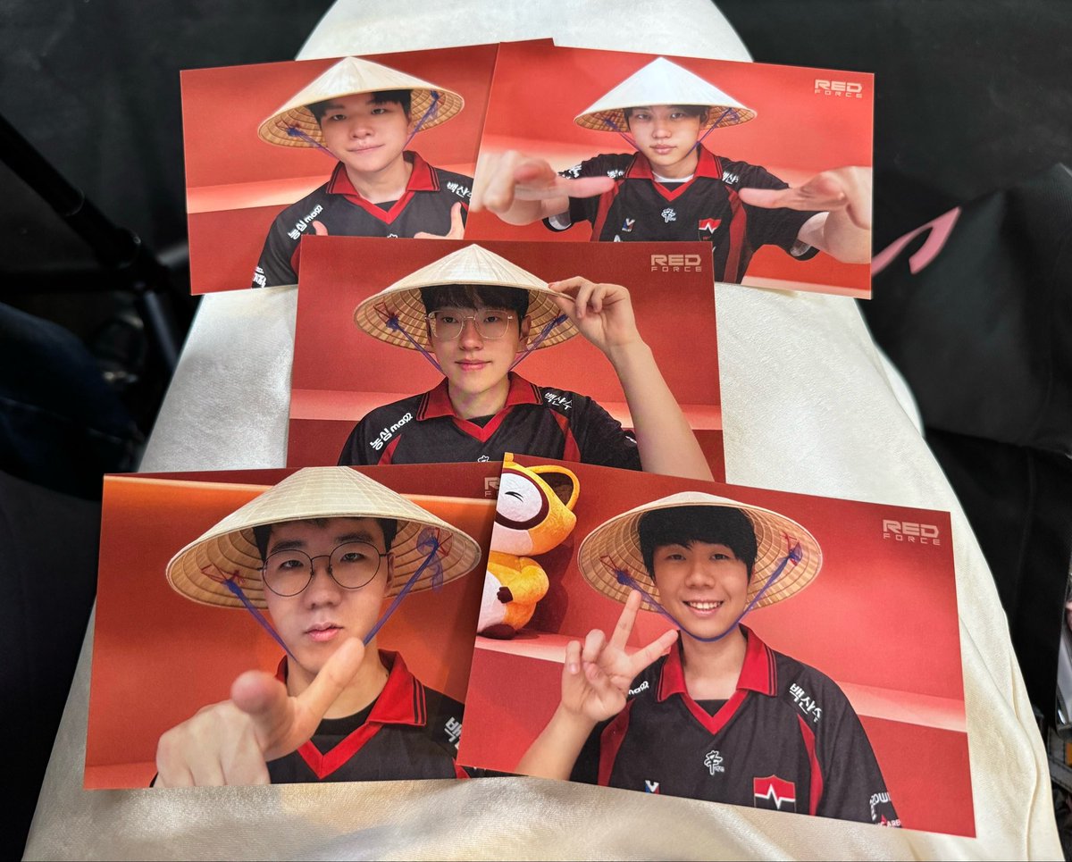 取不到名字的F tweet media