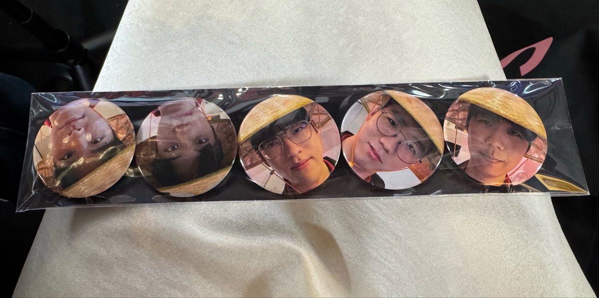 取不到名字的F tweet media