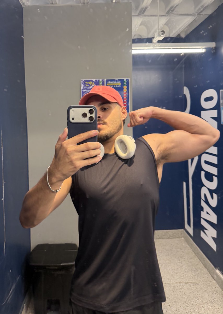 Alpha Ronald 2k tweet media