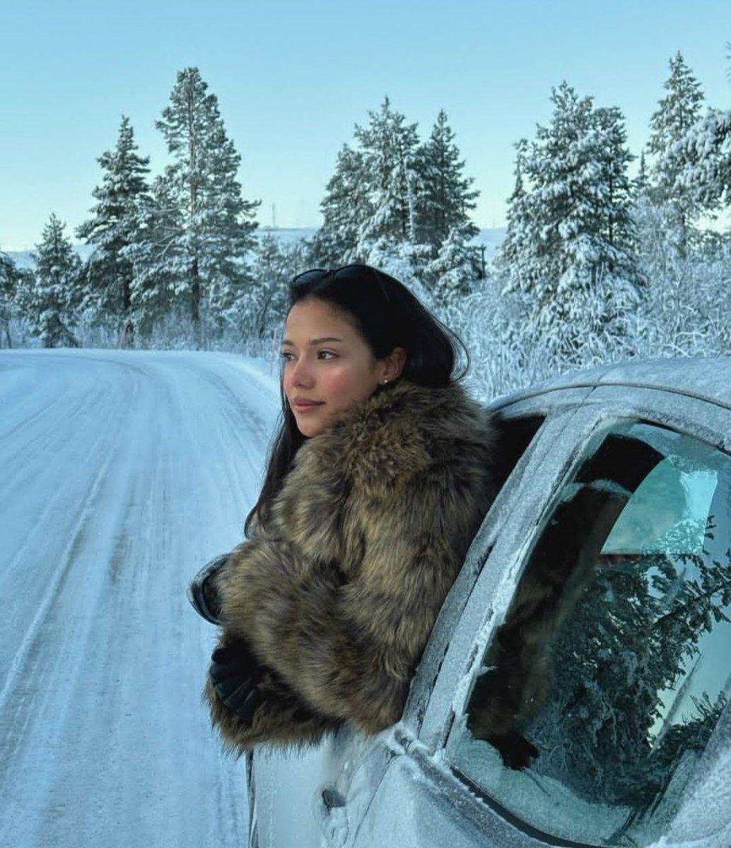 αɾια tweet media