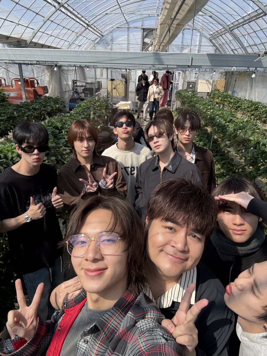 พักทำกิจกรรมน่าสนใจกันสักครู่ เก็บสตรอว์เบอร์รีกันค้าบ 🍓 #DMDChillDayInJapan