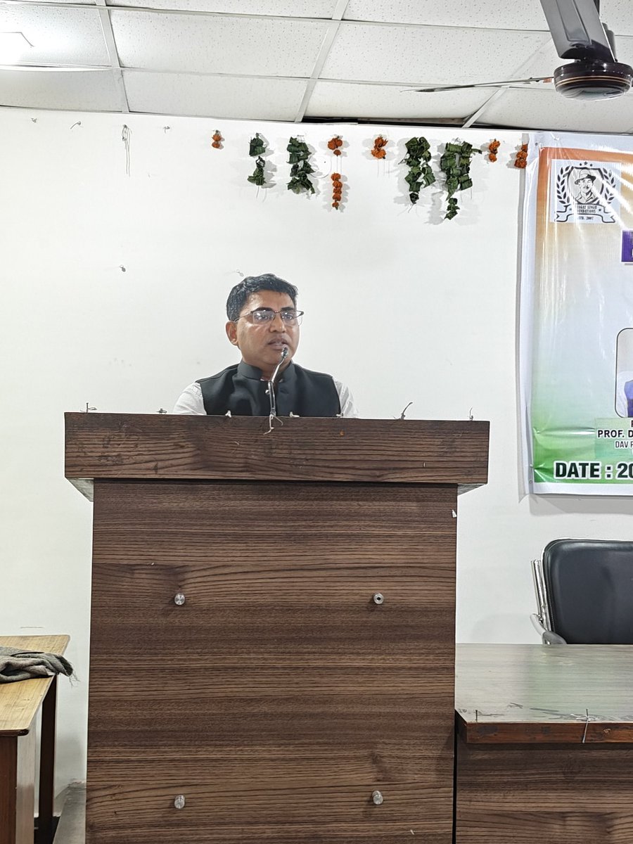 foundbhagat's tweet photo. समाज सेवा का सशक्त संदेश 

शहीदी दिवस 2026 में कोऑपरेटिव डिपार्टमेंट के इंस्पेक्टर अमित कुमार जी की उपस्थिति ने कार्यक्रम की गरिमा बढ़ाई।
आपके सहयोग और प्रेरणा के लिए धन्यवाद।
आपका कार्य समाज में विश्वास और जागरूकता को मजबूत कर रहा है।
#BhagatSinghFoundation #ShaheediDiwas https://t.co/YuPhYOiGyS
