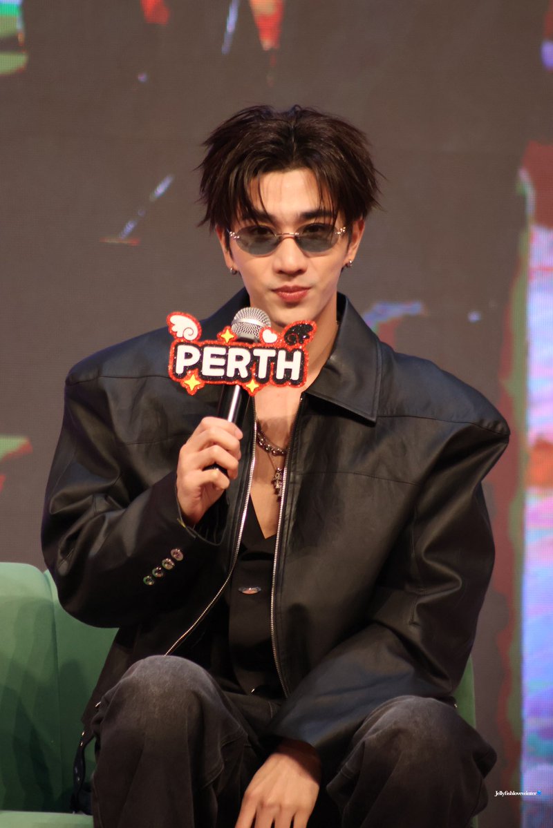 𝐣𝐞𝐥𝐥𝐲𝐟𝐢𝐬𝐡𝐥𝐨𝐯𝐞𝐰𝐢𝐧𝐭𝐞𝐫 tweet media