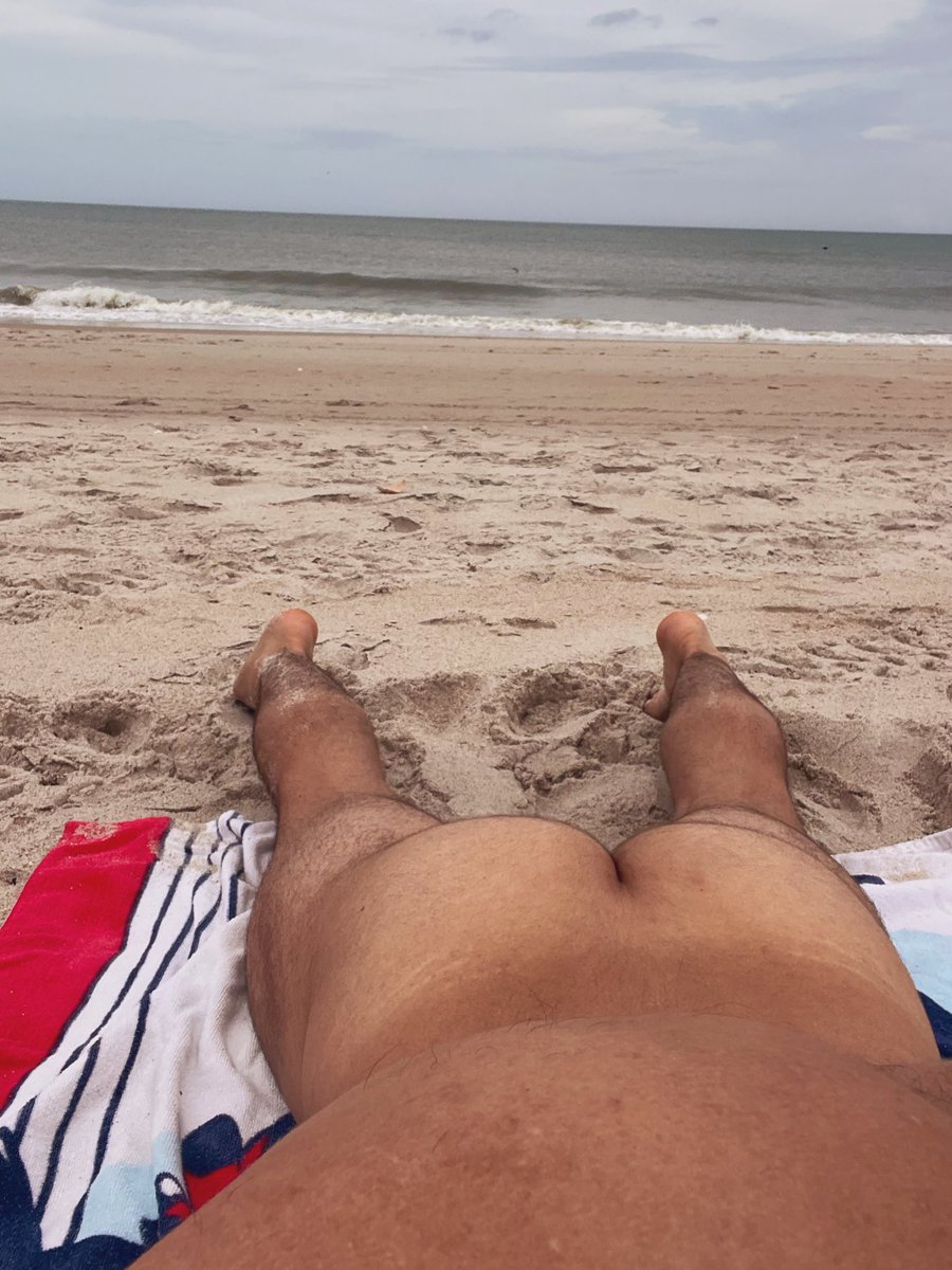 CDickens01's tweet photo. First nude beach 🏖️ https://t.co/heL0KRdQYf