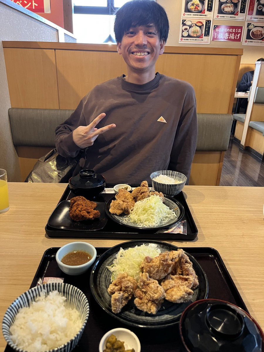 rojas_brothers's tweet photo. 唐揚げ祭り、弟7、兄5 https://t.co/2ekeaxVeA5