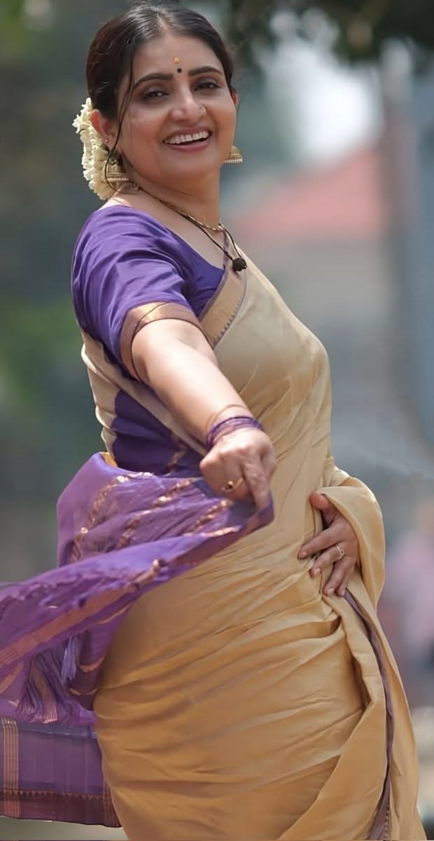 I LOVE AUNTIES ❤️MILFS tweet media