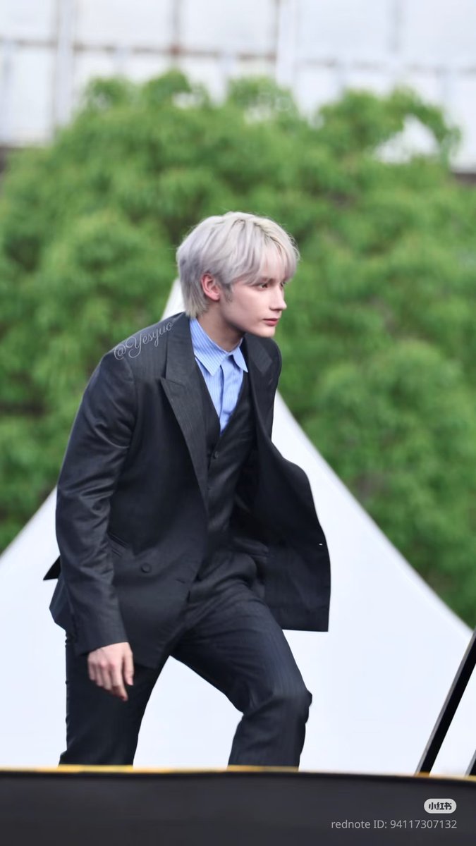 ningarms's tweet photo. Something about him in this three-piece suit look https://t.co/Z3OKbW4Wtm