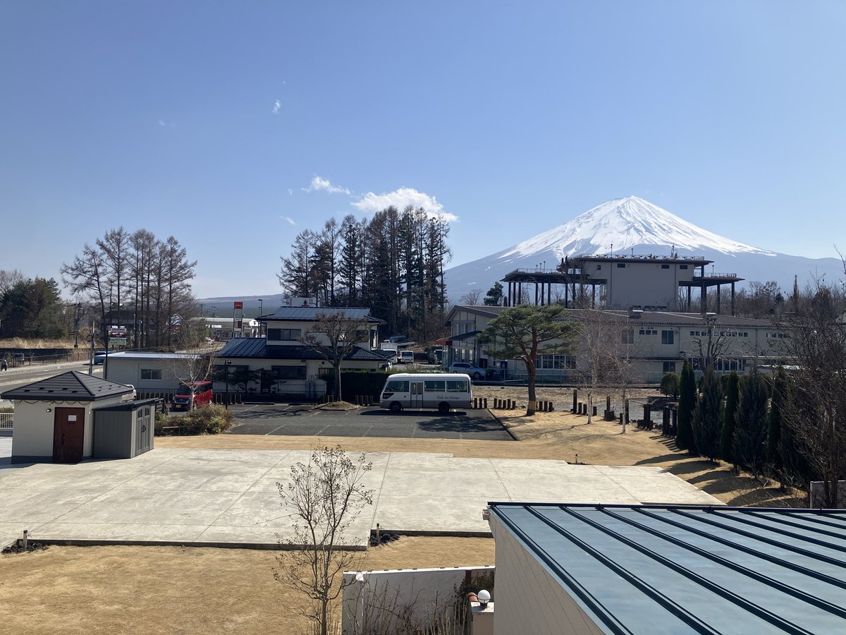 KWE_Official_'s tweet photo. 【合宿1日目】
本日から3泊4日の合宿スタート！

学校から談合坂SAを経由して河口湖近辺の宿に到着しました！毎年お世話になっております✨️

定演まであとわずか、頑張っていきたいと思います💪 https://t.co/iriwd88IYf