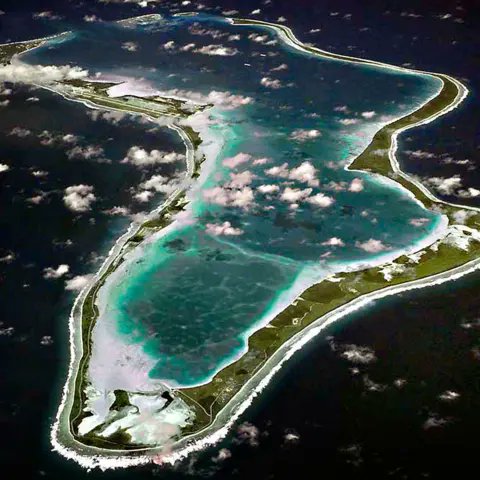 RTOUnited's tweet photo. According to reports, Iran attempted a long-range strike of about 4,000 km targeting Diego Garcia. This suggests its missile capability may be stronger than officially stated, possibly using lighter payloads to reach longer distances. https://t.co/9GAGHK9tdd
