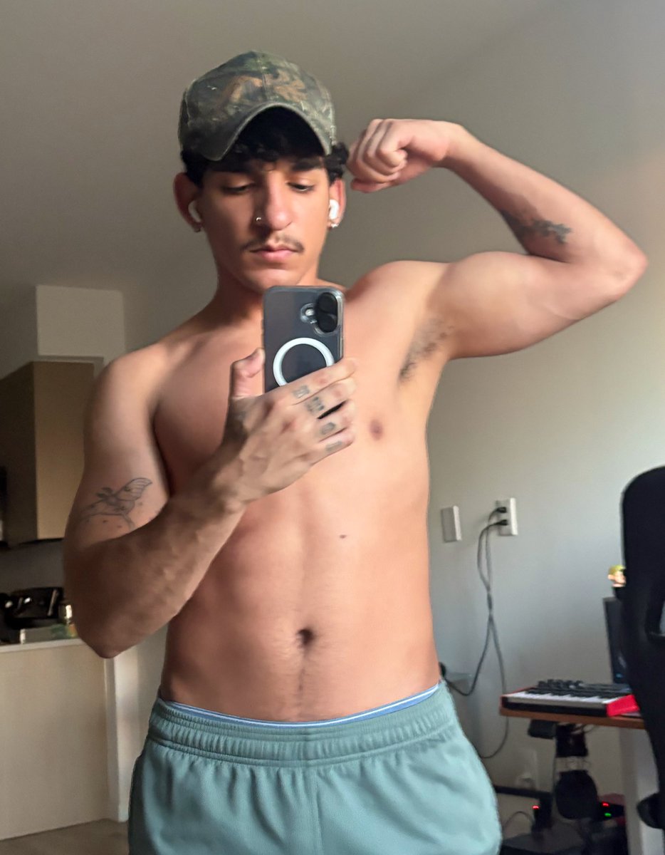 Online Lover tweet media