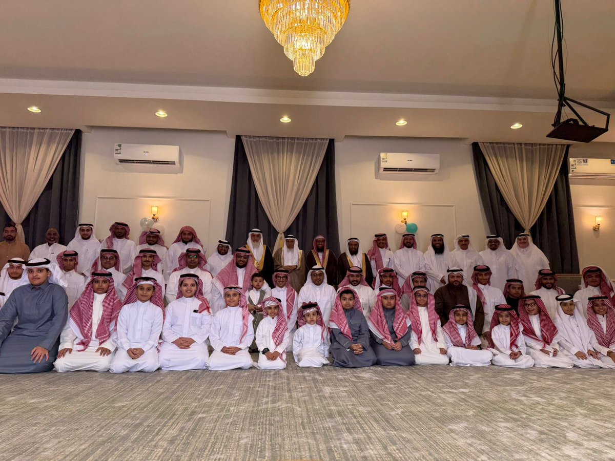 abdoshfe's tweet photo. من فعاليات عيد الفطر السعيد ١٤٤٧ هـ بمجلس آل مهنا الصحفي بأم الجرم ( الفطرة )  ونسأل الله أن يديم على بلادنا الأمن والأمان ورغد العيش وأن يجزي ولاة أمرنا عنا خيرا https://t.co/TtPxSkE4fh