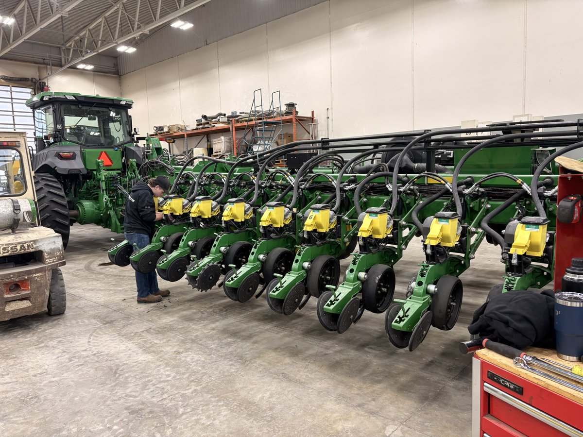 KippenAndrew's tweet photo. @NValleyP2 @Callum_nvp2 
Planter inspection by morning 
Then back to our deltaforce / vDrive install https://t.co/aI8fp5T4s2