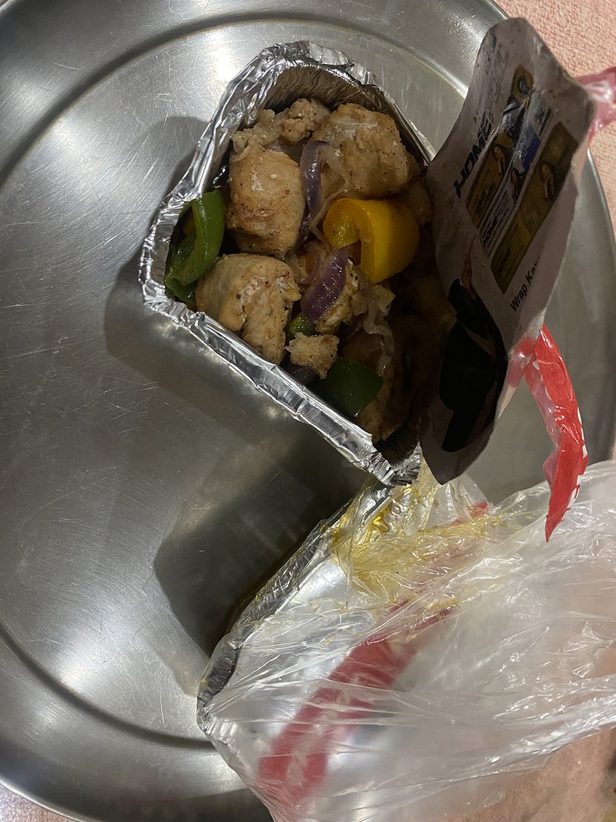 ayandeb72's tweet photo. @zomatocare terrible clould kitchen being onboarded.
Look at the difference, have pinged over chat. https://t.co/lRNc6hJ4cl