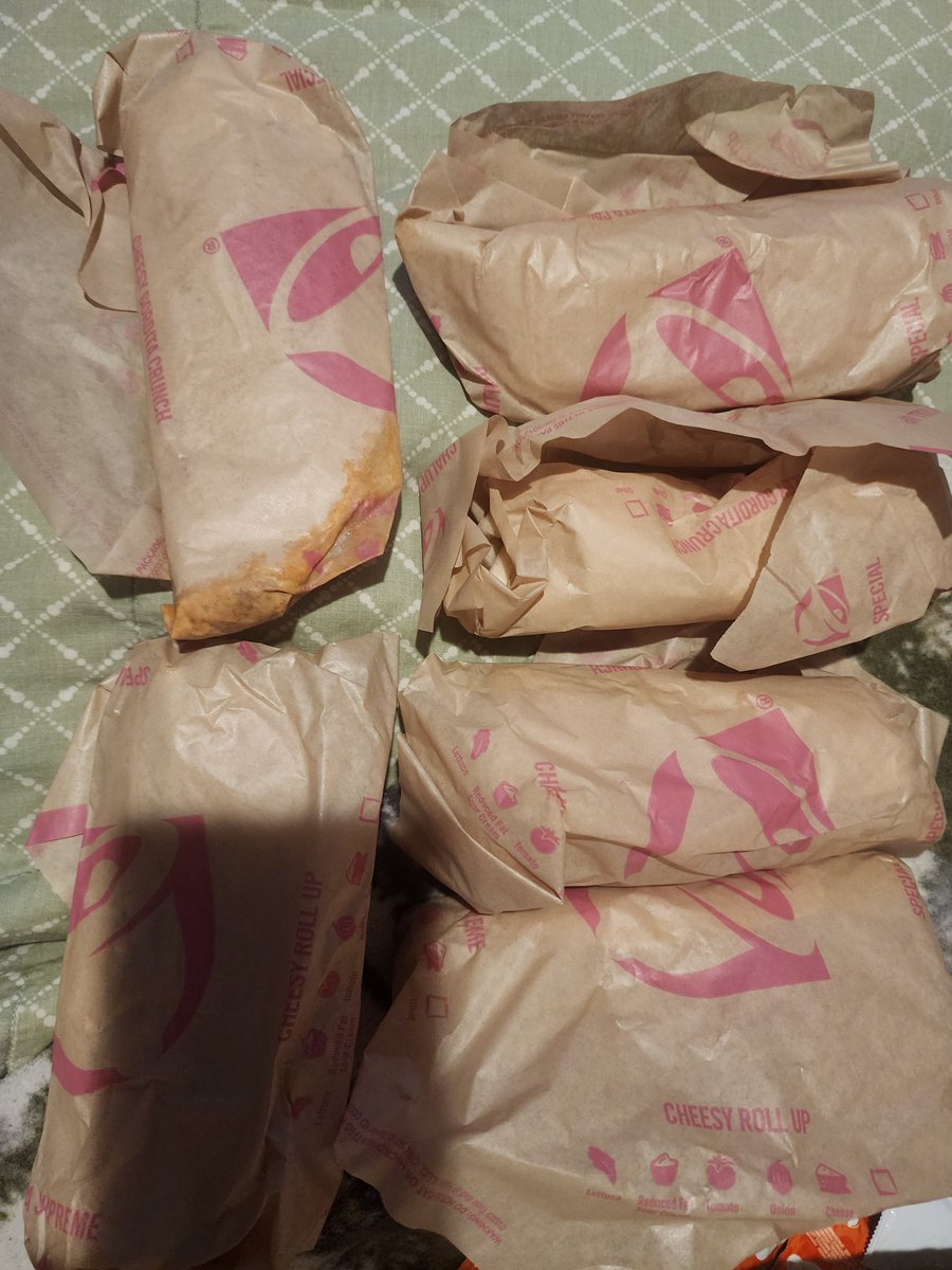 Gummy (they/them) 🖤🤍💚🤍🖤 tweet media