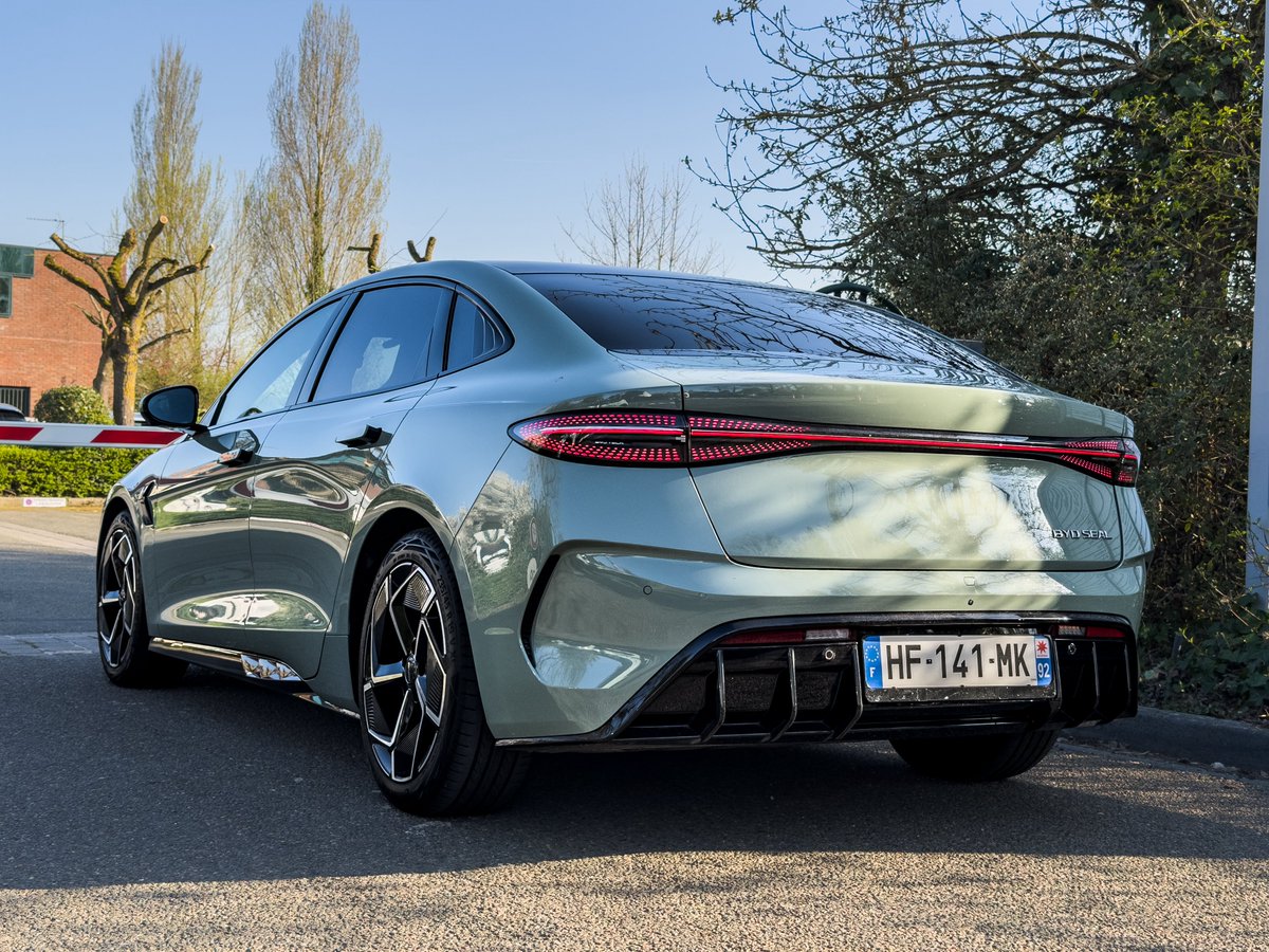 Le Stagiaire de Hoonited tweet media