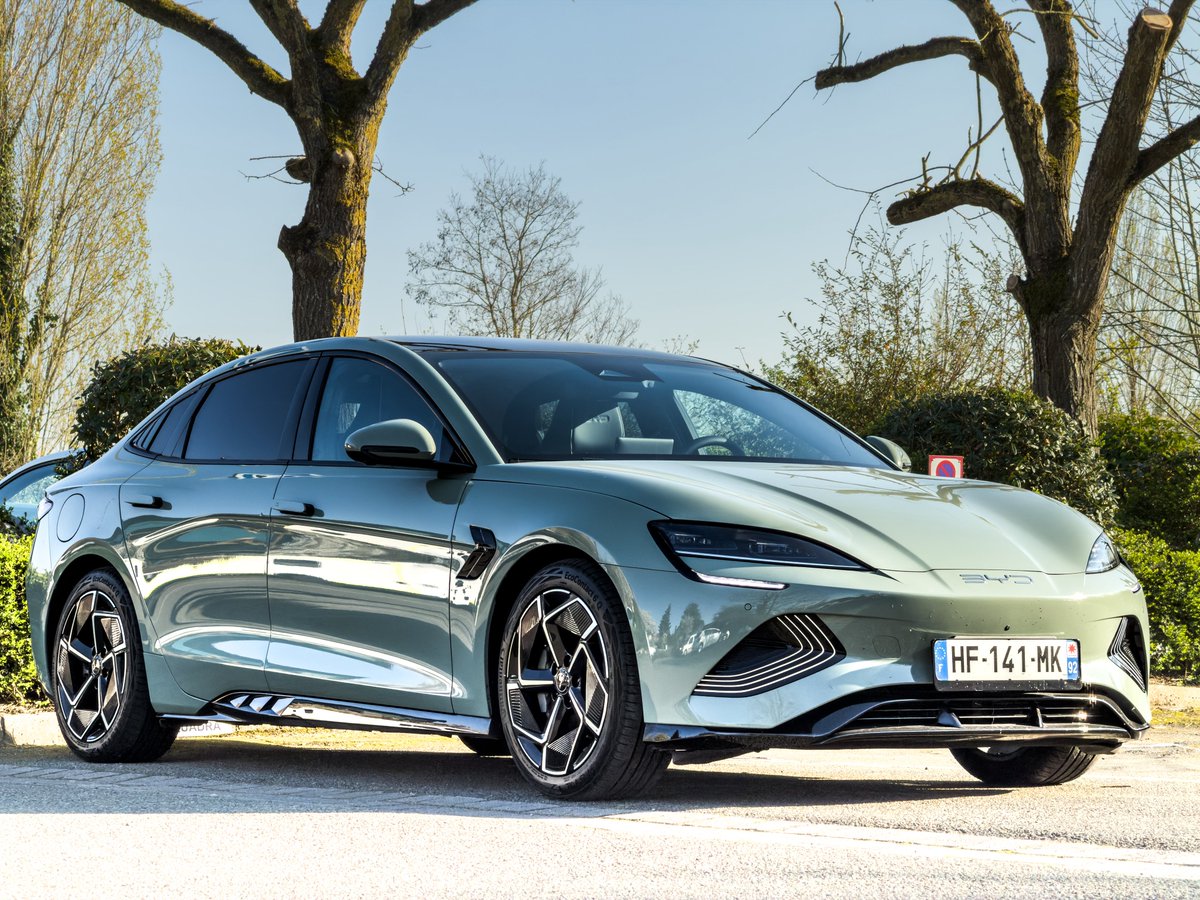 Le Stagiaire de Hoonited tweet media