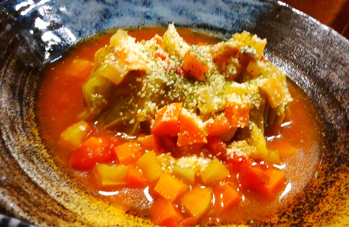 ban1663232's tweet photo. お待たせしました。
春キャベツを使った
「ロールキャベツ」
「キャベツとベーコンのチャンプル」
今日から始まります。

#食堂ばんちょう　#阿佐ヶ谷
#羽釜炊きごはん　#夜ごはん https://t.co/7fRyy946Fo
