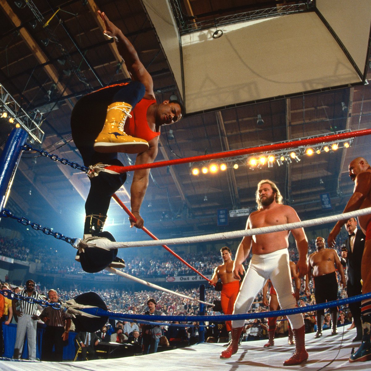 WWFWrestling1's tweet photo. 'Mania Moment: William "The Refrigerator" Perry is pumped up for the WrestleMania 2 WWF vs. NFL Battle Royal at the Rosemont Horizon. April 7, 1986. 🤼‍♂️🏈 #WWF #WWE #WilliamPerry https://t.co/HSzW4xHGOr