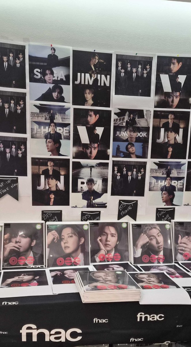 ARMYFRANCE_'s tweet photo. [@BTS_twt x @Fnac]

Nancy vous étiez au top ! 

Quel accueil pour ARIRANG et notre merch 🐋💜

Merci la FNAC, nous étions comme à la maison chez vous. 

Notre admin #Hwa a partagé avec vous une expérience unique ! https://t.co/gddBzShgGp